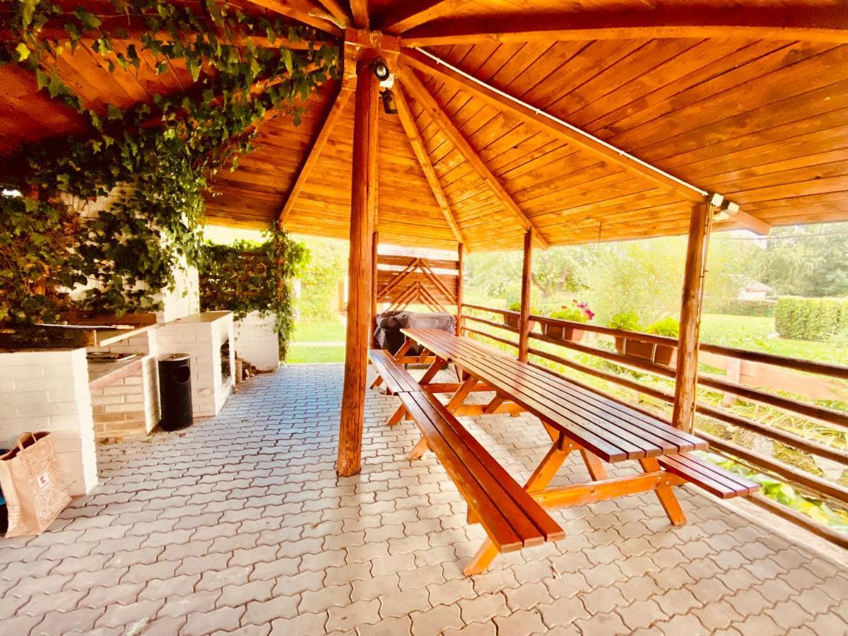 Apartman Ruzak Ruzova Εξωτερικό φωτογραφία